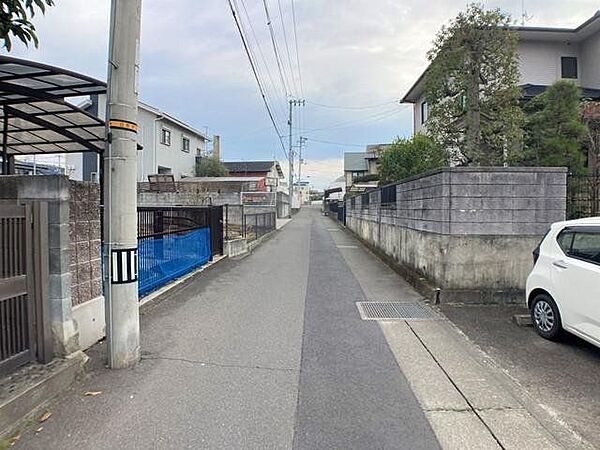バス停まで、徒歩約3分♪近隣の駅まで徒歩約7分♪中心地にも行く路線なので、通勤や通学に便利な路線です♪