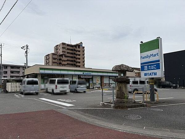 ファミリーマート　松山石手店 1273m