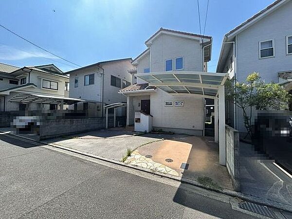 松山市内の銀行でしたら、どちらも提携しておりますので、お客様の支払い方や借り入れ状況に応じて、一番合ったご提案をさせていただきます♪