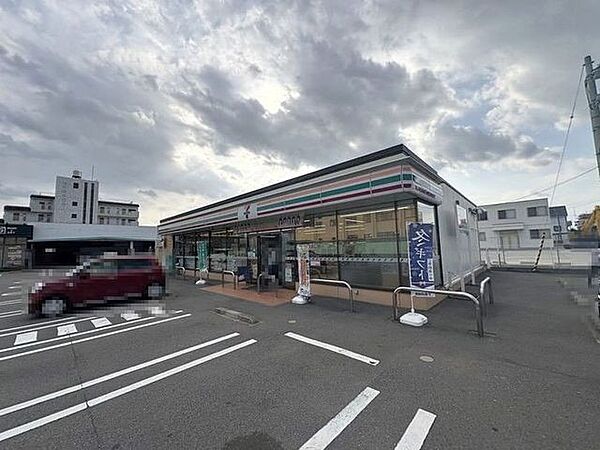 セブン-イレブン　松山空港通6丁目店 299m