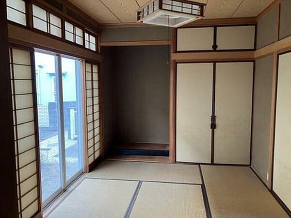 松山市内の銀行でしたら、どちらも提携しておりますので、お客様の支払い方や借り入れ状況に応じて、一番合ったご提案をさせていただきます♪