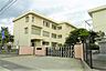 周辺：松山市立桑原小学校 「よく学び よく遊べ」という教育方針で運営が行われています。まつやま型コミュニティ・スクールです。 1910m