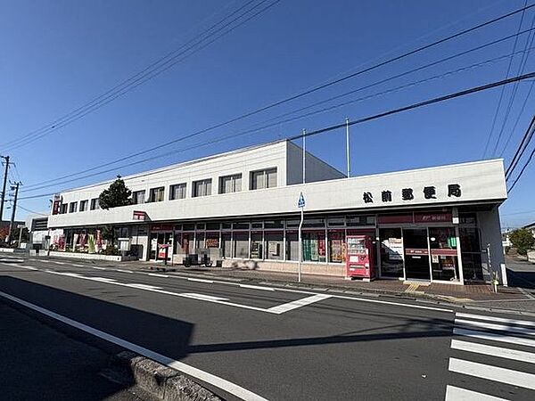 松前郵便局 郵便・貯金・保険の幅広いサービスを提供し、地域の暮らしやビジネスの発送・手続を快適に支える郵便局です。 273m