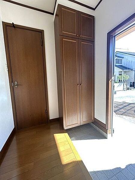 玄関を拡大表示