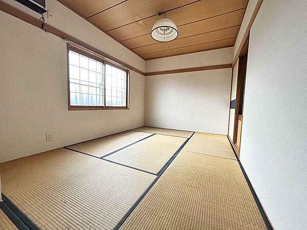 2階和室主寝室や子供部屋としてより使いやすく、家具配置の自由度が高くお掃除しやすい空間です。