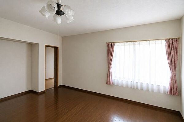 ゆとりある空間で家具の配置もしやすく、寝室や子ども部屋など幅広く活用できます。