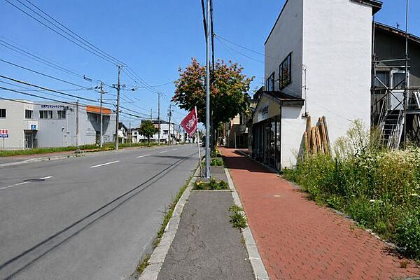 セイコーマート徒歩約1分、ファミリーマート徒歩約2分とお買い物が大変便利です。