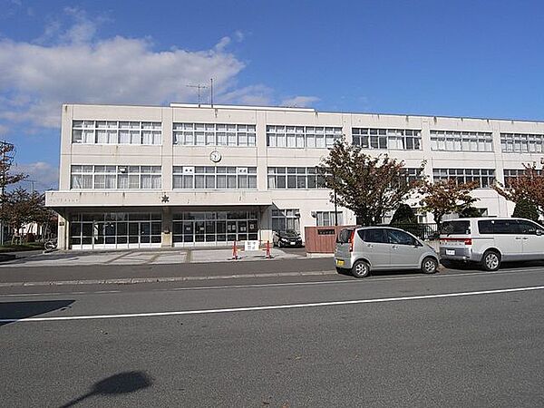 札幌市立前田中学校 1040m