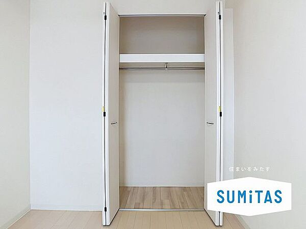 奥行きがあり荷物の出し入れがしやすい収納スペース。