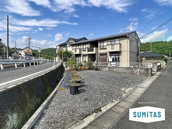 東側4m公道に面した平坦地。陽当たりも良く、静かな住宅環境で理想の住まいを自由設計できます。