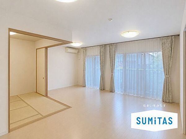 ここはみんなが集い、食事と楽しい会話が始まる場所。※画像にはAI加工を施しており、実際と異なります。