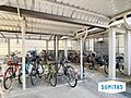 屋根付きの駐輪...