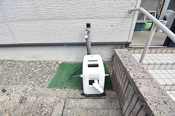 【散水栓】屋外作業に便利な散水栓を完備。洗車やガーデニング、お庭のお手入れなど多目的に活用できます。