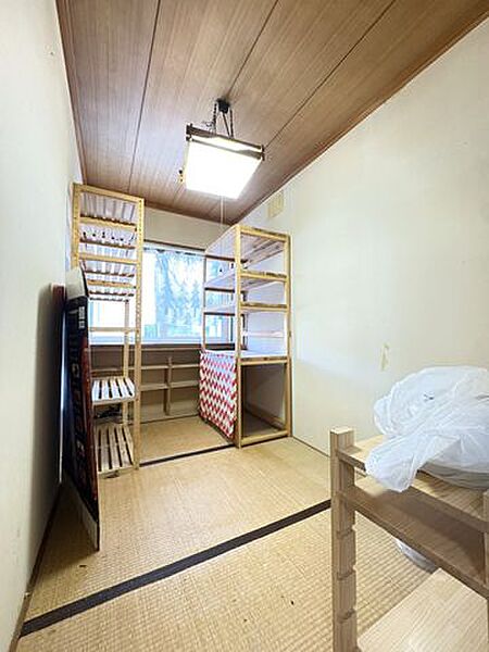 【1階和室】ほっと一息つける4.5帖の和室スペース。