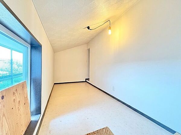 【小屋裏収納】※CG加工を施しております。季節物や日用品をたっぷり整理できる小屋裏スペース