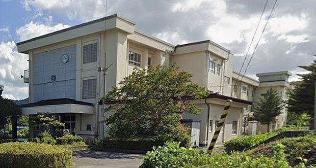 大玉村立玉井小学校 312m