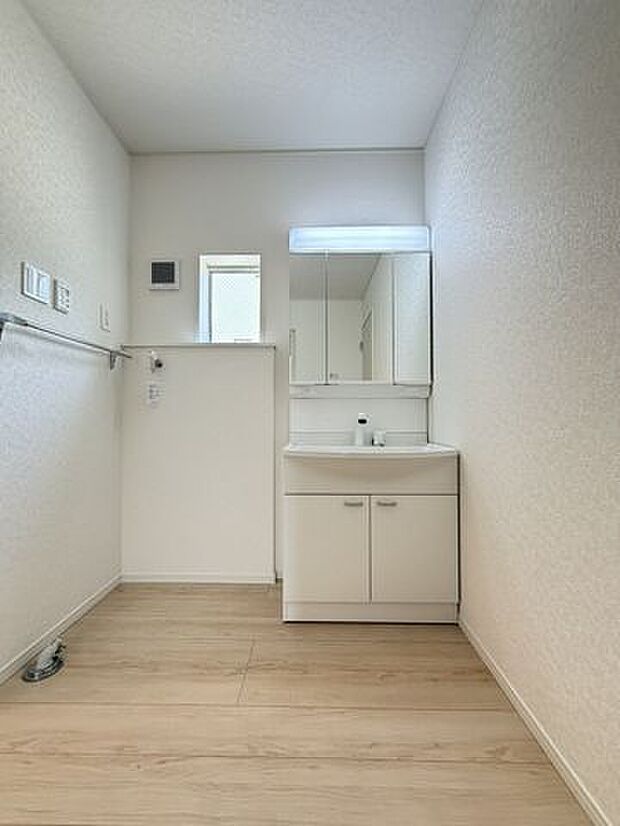 家族みんなが使う場所だから、広さと使いやすさを確認したいです。物件比較にも役立つ一枚です。