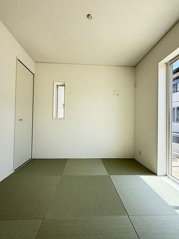 急な来客時にも使いやすく、布団を敷けば泊まりにも対応できます。入居後の暮らしが描けます。