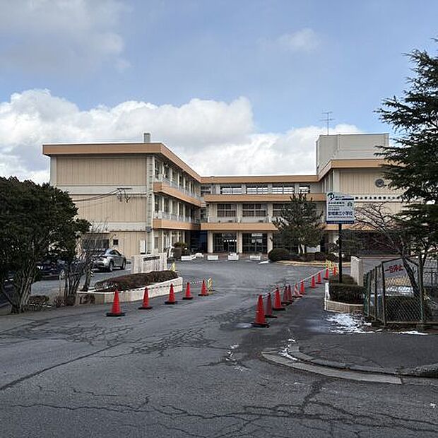 郡山市立安積第三小学校 1531m