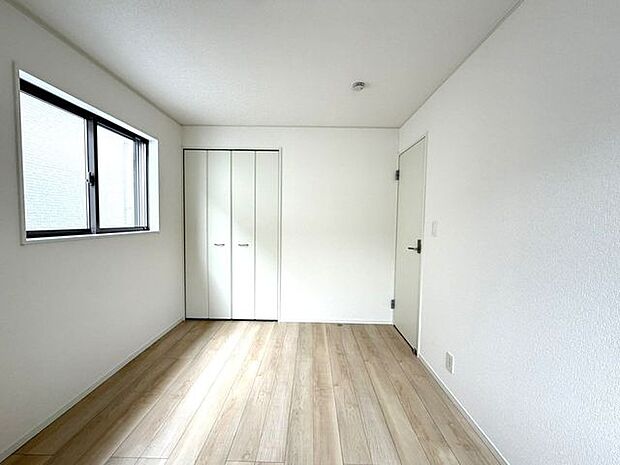 子ども部屋として使う時期を過ぎても役割を変えやすく、長く無駄なく活躍してくれる空間です。