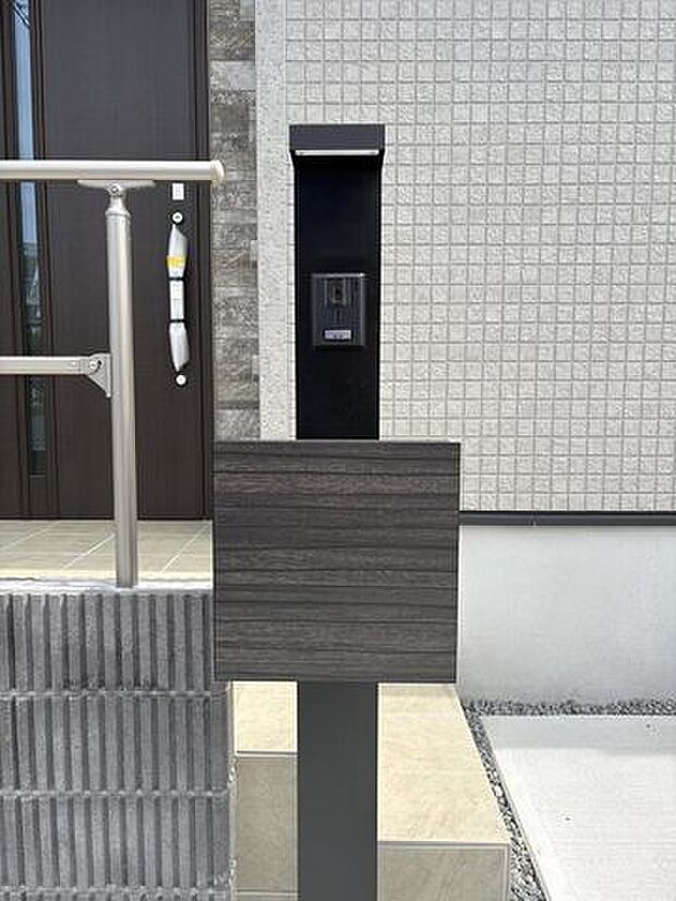 暗証番号付きのポストで個人情報を守れます。