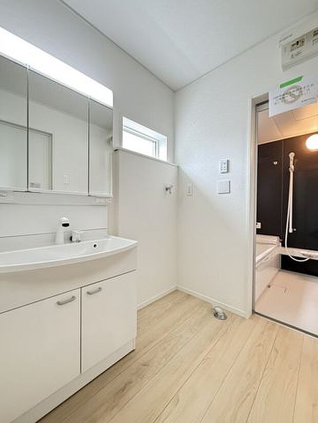 家族みんなが使う場所だから、広さと使いやすさを確認したいです。物件比較にも役立つ一枚です。