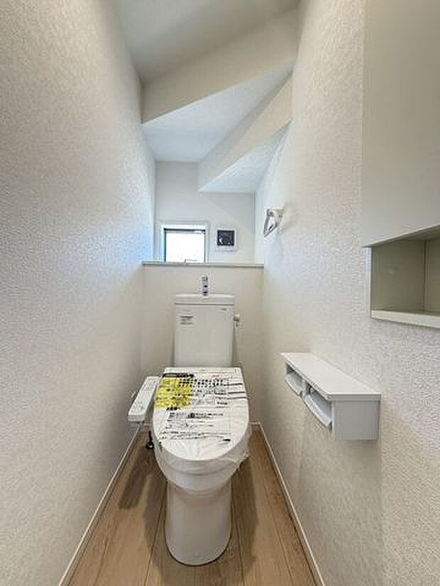 華やかさよりも、毎日使う上での心地よさが伝わるトイレ空間。