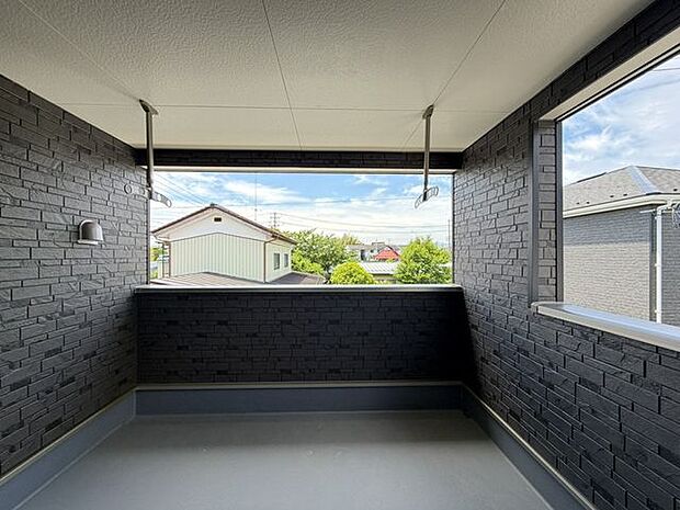 家事負担を劇的に減らす!2部屋から出入り可能なワイドバルコニー