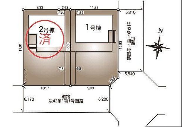 並列駐車3台可能!来客時も安心のゆとりあるカースペース。