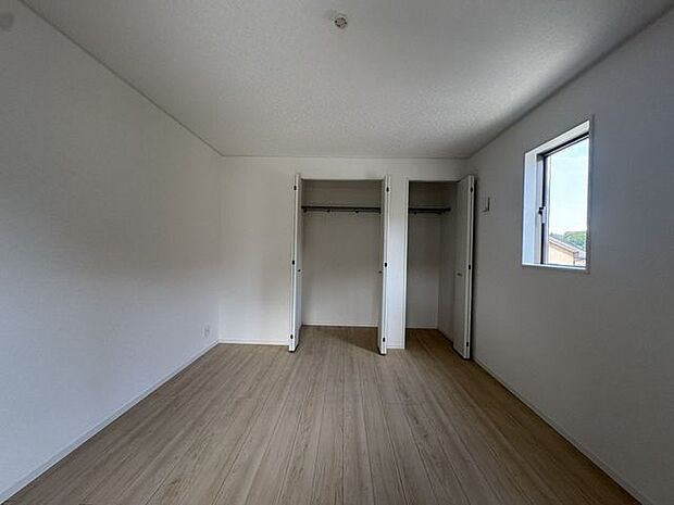 必要な場所に収納があり、室内を広くきれいに使いやすい設計です。見学前の確認にも便利です。