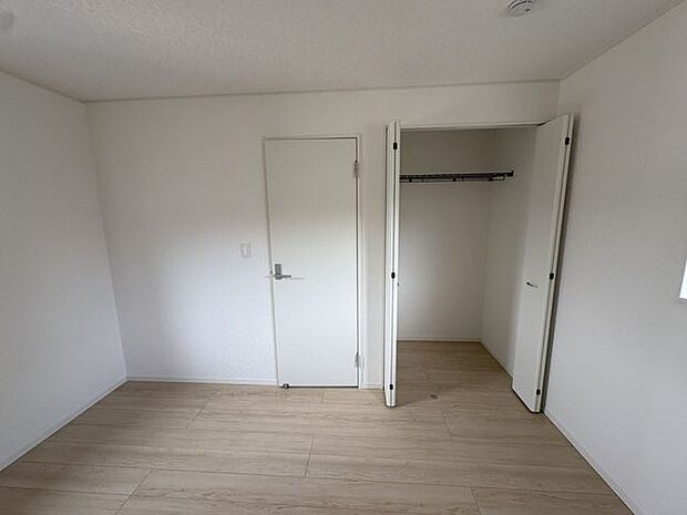 家族の荷物が増えても対応しやすい、頼れる収納スペースです。家族で検討しやすくなります。