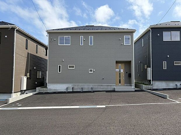 車種よりますが、4台分ほど確保可能です♪