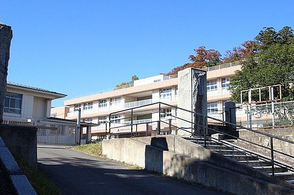 本宮市立本宮小学校 1259m