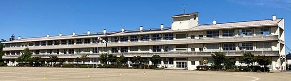 須賀川市立第一中学校 2060m