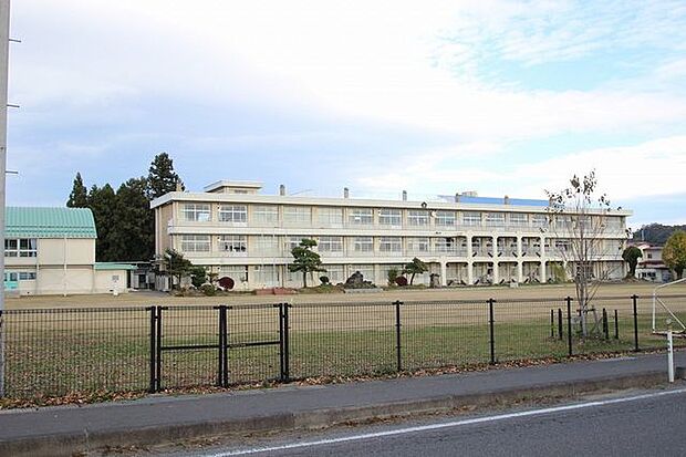 大玉村立大山小学校 1731m
