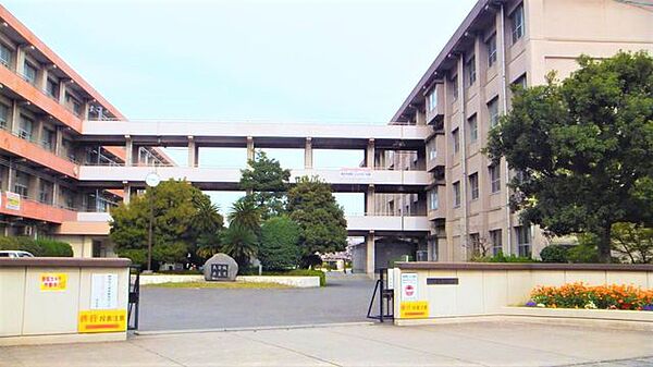 大分市立原川中学校 715m