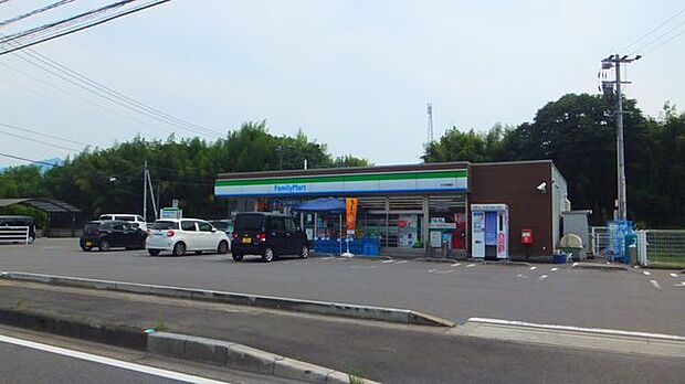 ファミリーマート 大分横瀬店 1249m