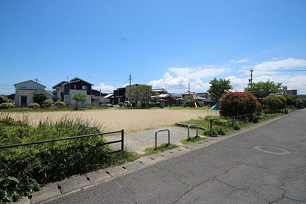 公園が近くにあるので、子育て環境にも良い物件です♪