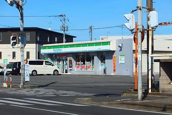 ファミリーマート　大分津守店 801m