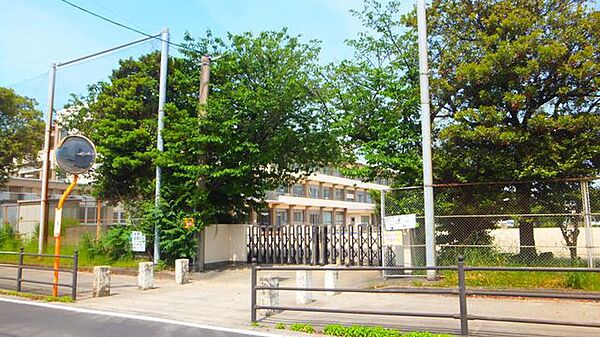 大分市立舞鶴小学校 825m
