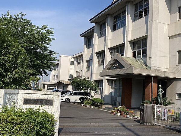 大分市立南大分中学校 611m