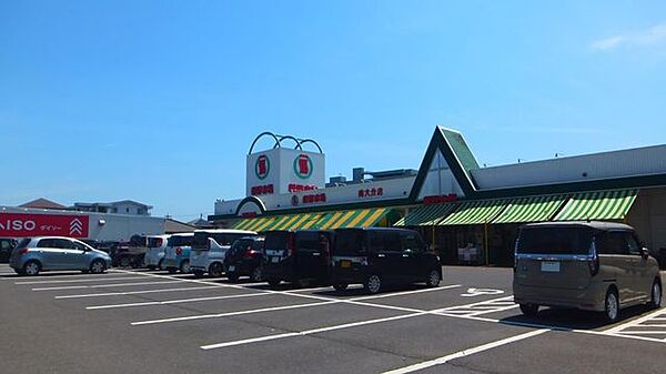 新鮮市場　南大分店 616m