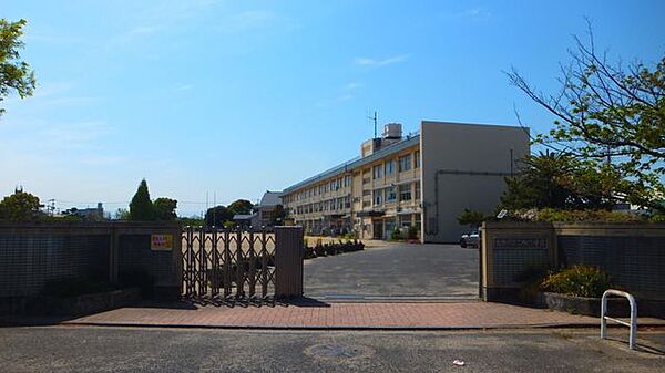 大分市立三佐小学校 1079m