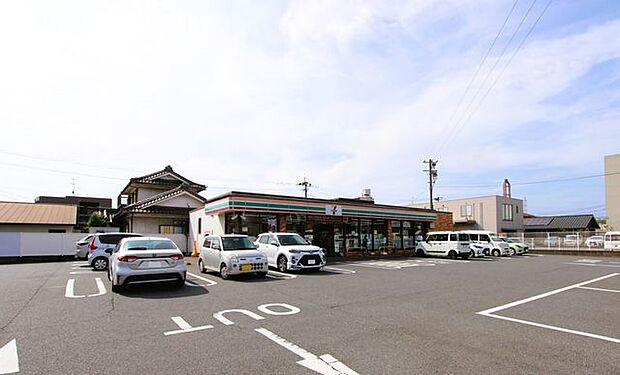 セブンーイレブン大分萩原4丁目店 194m