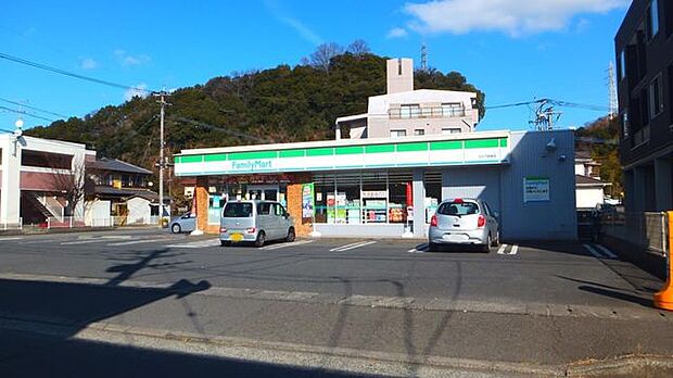 ファミリーマート 大分下郡東店 1110m