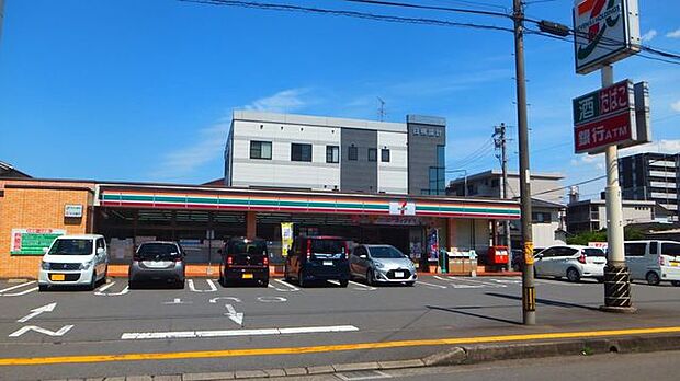 セブンイレブン大分花津留店 518m