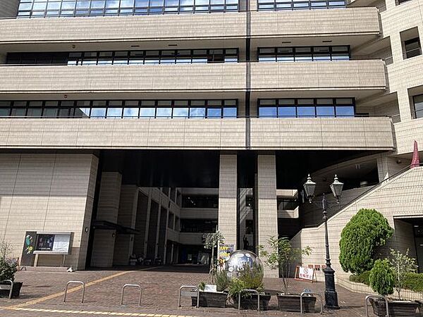 コンパルホール分館 583m