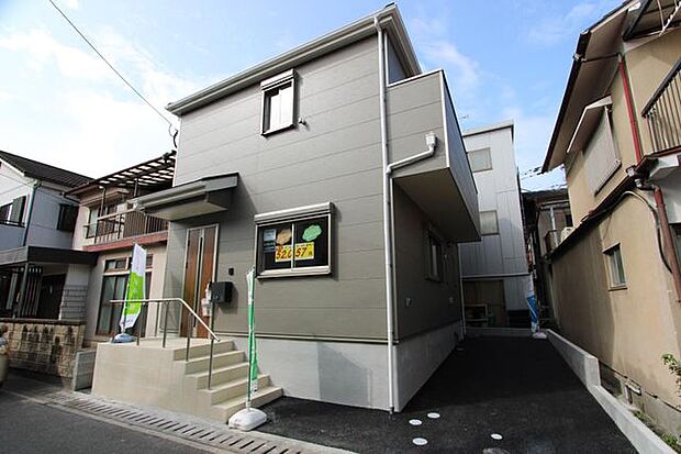 駐車場、縦列2台可能です♪