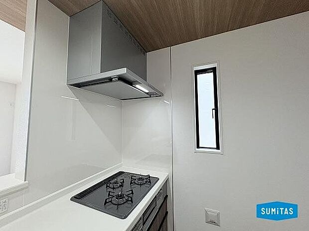 3口コンロ付きで料理もはかどりそうですね♪