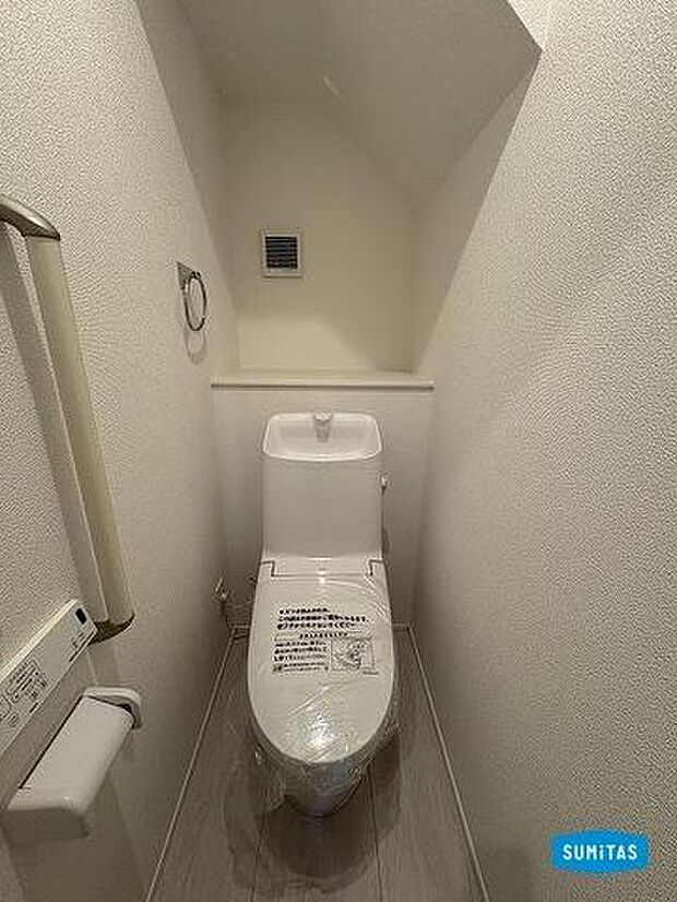 1階トイレ。洗浄機能付きです。